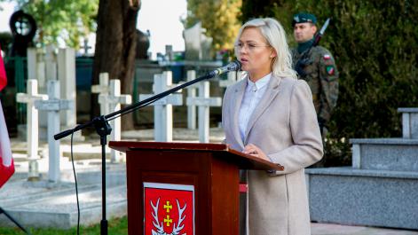 Burmistrz Miasta Przemawia do zebranych gości