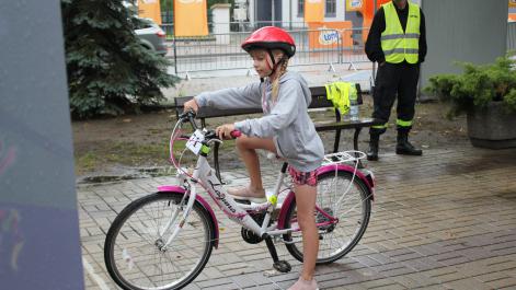 Dziewczynka przygotowana do startu